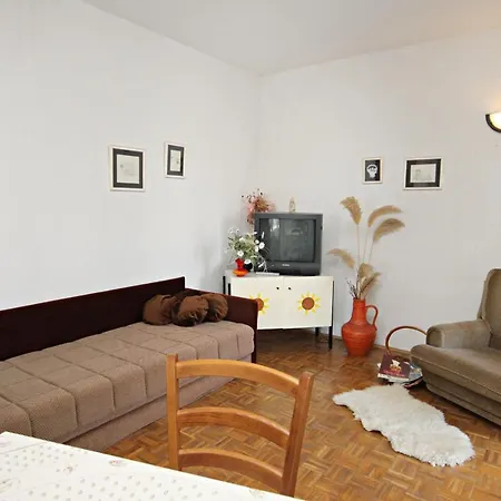 By The Sea - 5558 * ノヴィ・ヴィノドロスキー