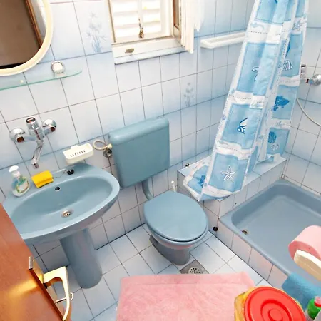 By The Sea - 5558 ノヴィ・ヴィノドロスキー