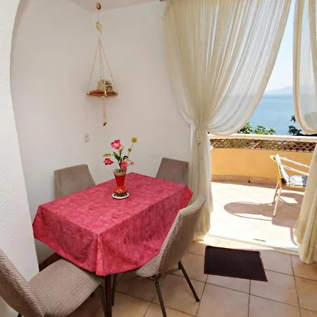 By The Sea - 5558 アパート