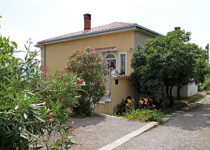 Appartement By The Sea - 5558 Novi Vinodolski